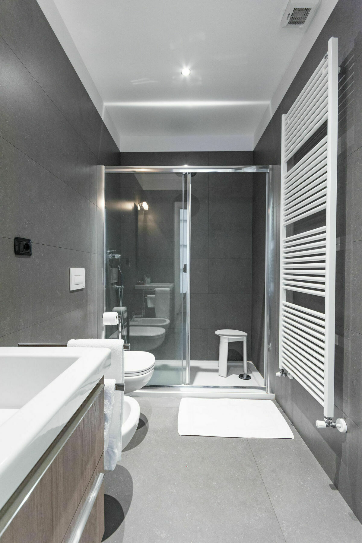 Stylish In Centre Apartment